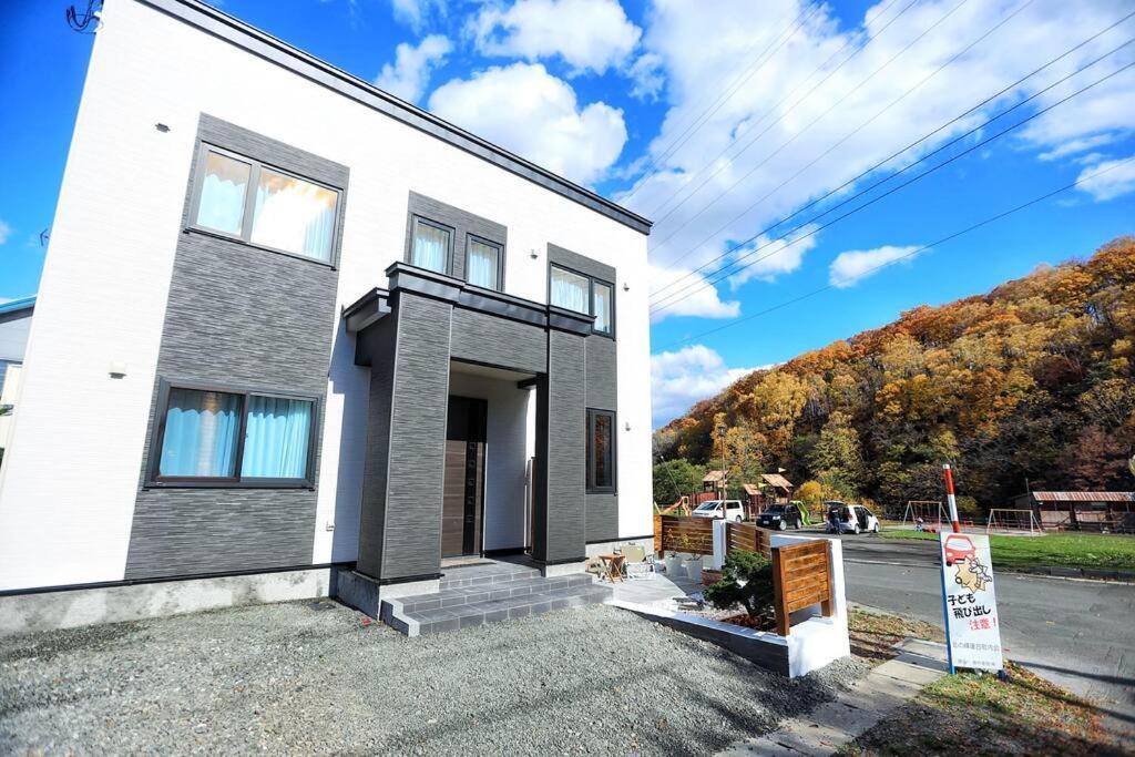 Furano Cube Sugar-方糖民宿,步行8Min到雪场,3 Brs,Max 6Ppl Экстерьер фото