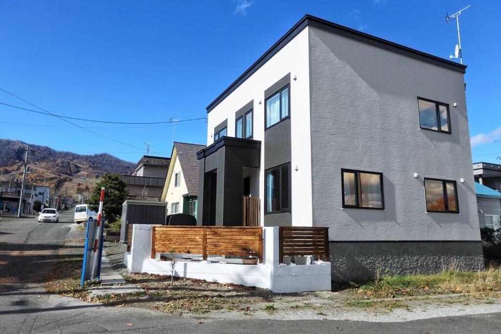 Furano Cube Sugar-方糖民宿,步行8Min到雪场,3 Brs,Max 6Ppl Экстерьер фото